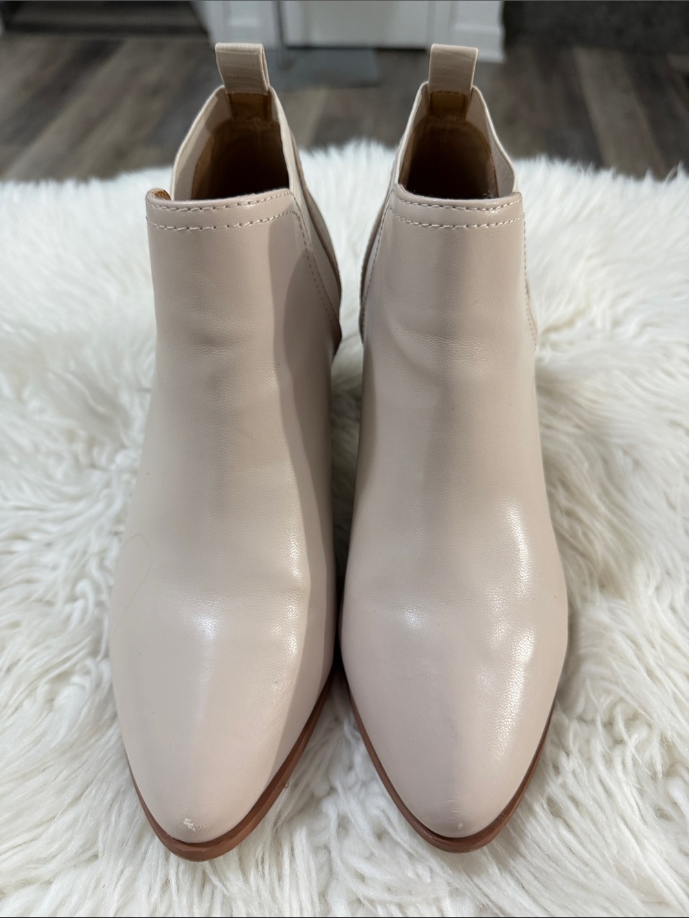 Dolce Vita Cream Pointed Toe Ankle Booties Size 8